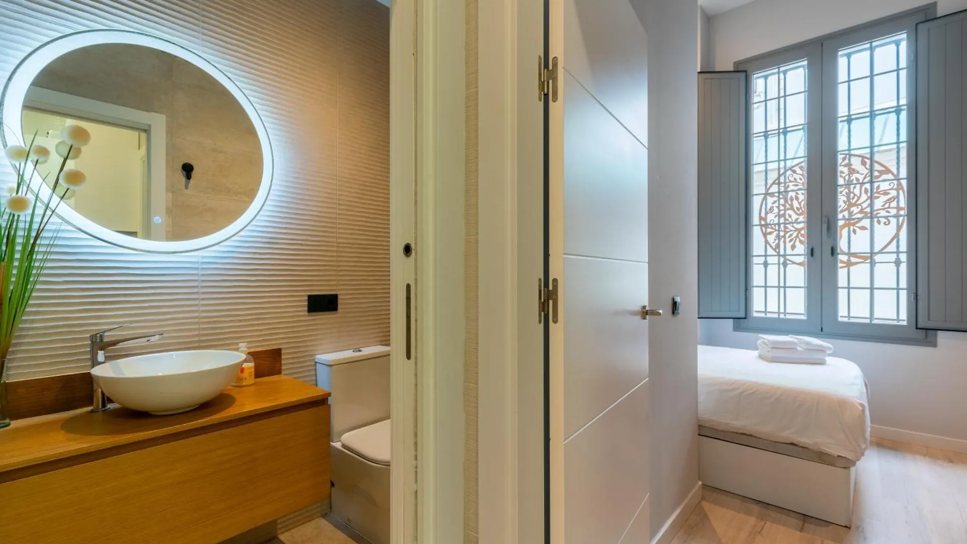 Komodo Goyeneta - Central Duplex With Pool & Patio. Sevilla