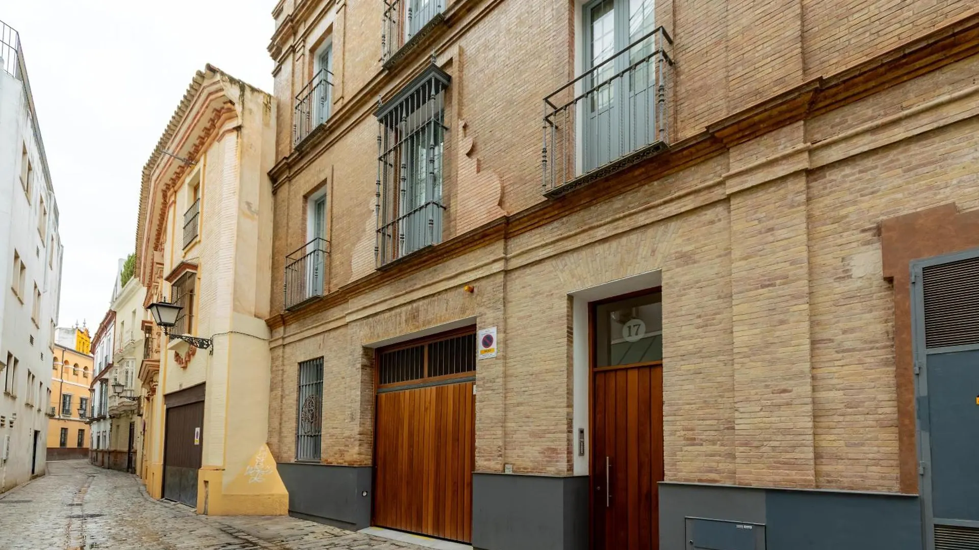 Komodo Goyeneta - Central Duplex With Pool & Patio. Sevilla Spanien