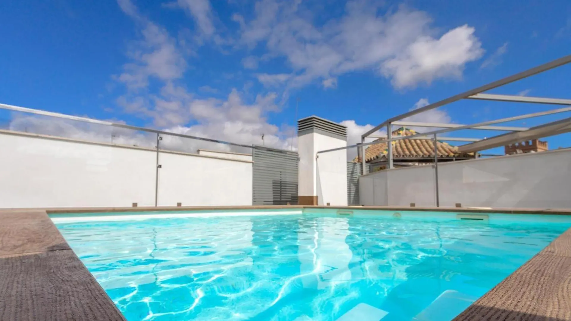 Komodo Goyeneta - Central Duplex With Pool & Patio. Sevilla